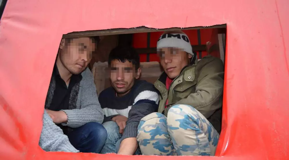 Zeci de migranți, „aproape morți”, găsiți încuiați într-o camionetă, în Texas