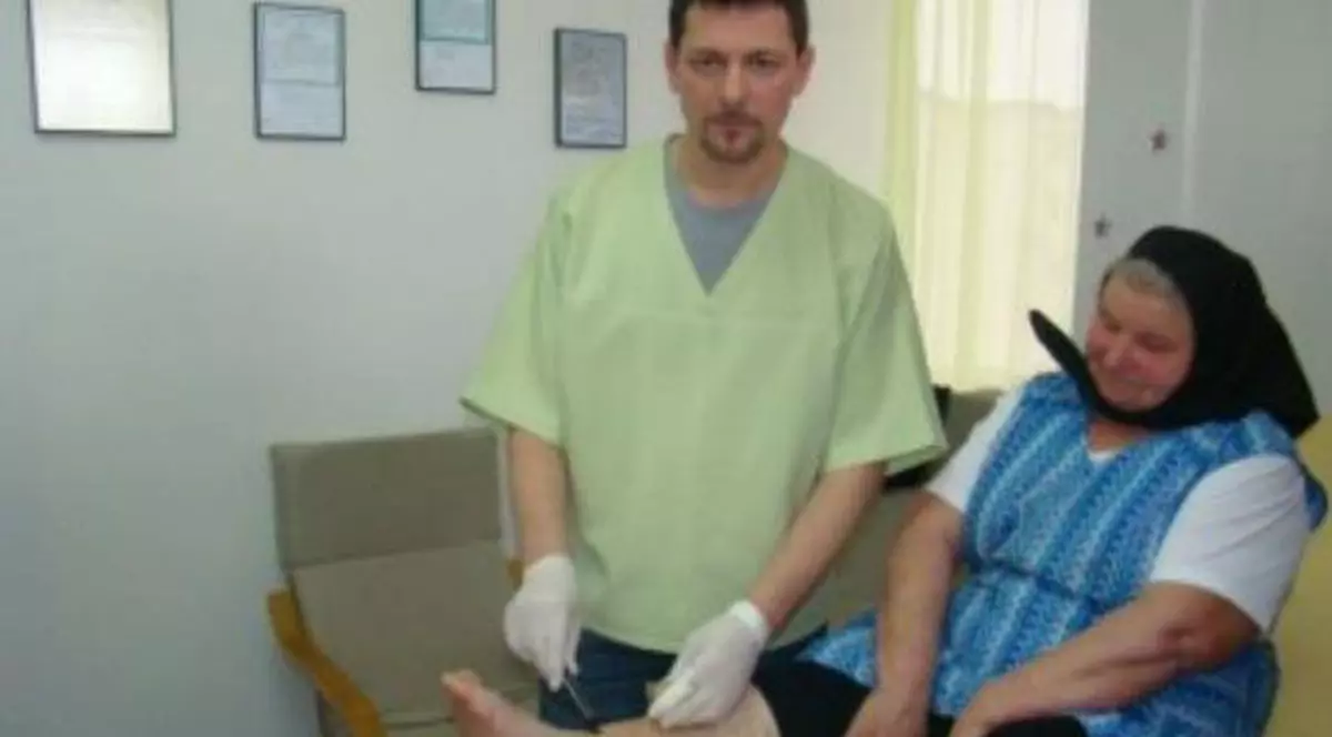 INCIDENT la IAŞI! Femeie ajunsă la spital după un tratament cu lipitori terapeutice