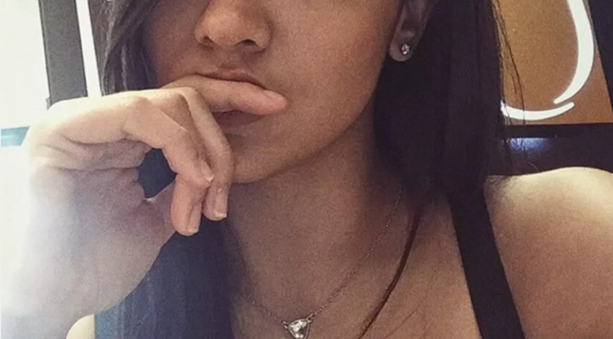 „Bărbații îmi cer să le strâng capul între picioarele mele musculoase. Nu înțeleg de ce”. Cum arată tânăra care face această afirmație|FOTO+VIDEO