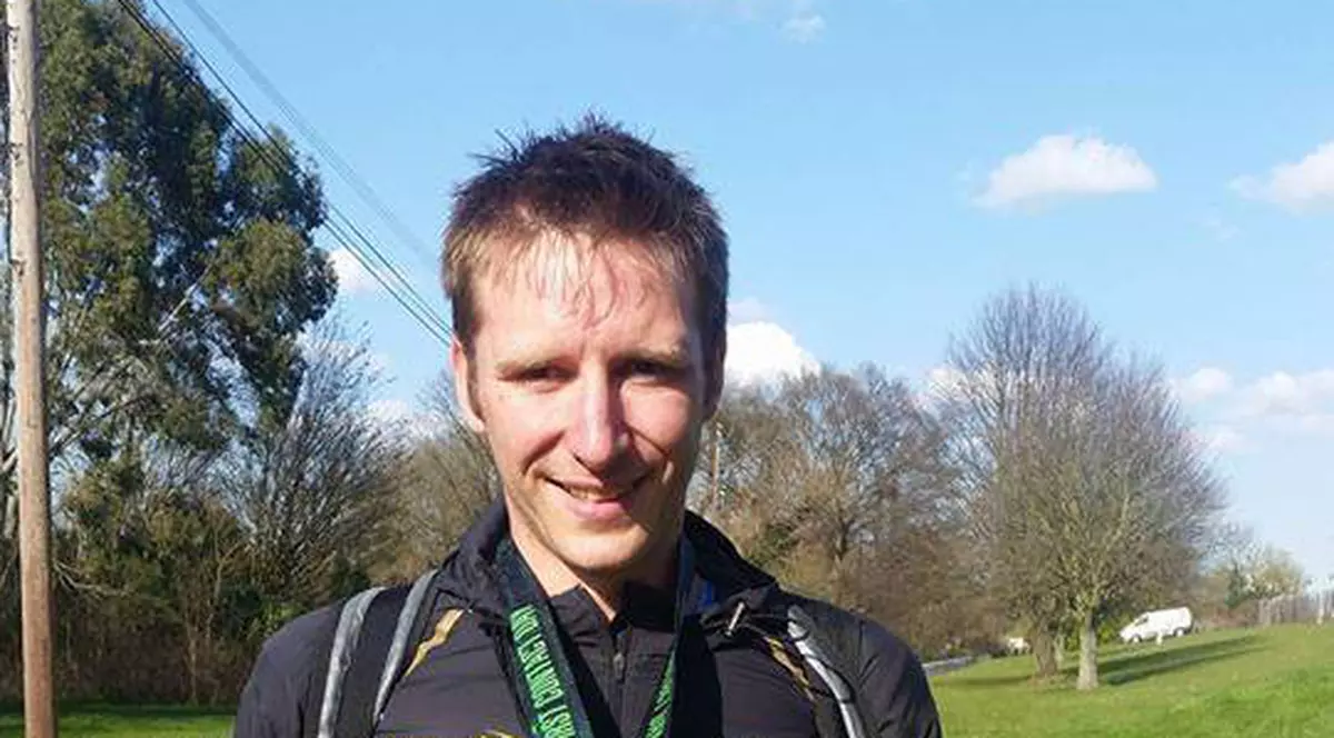 A alergat la 370 de maratoane într-un an ca să câștige un pariu făcut cu iubita lui, iar acum nimic nu i se mai pare imposibil