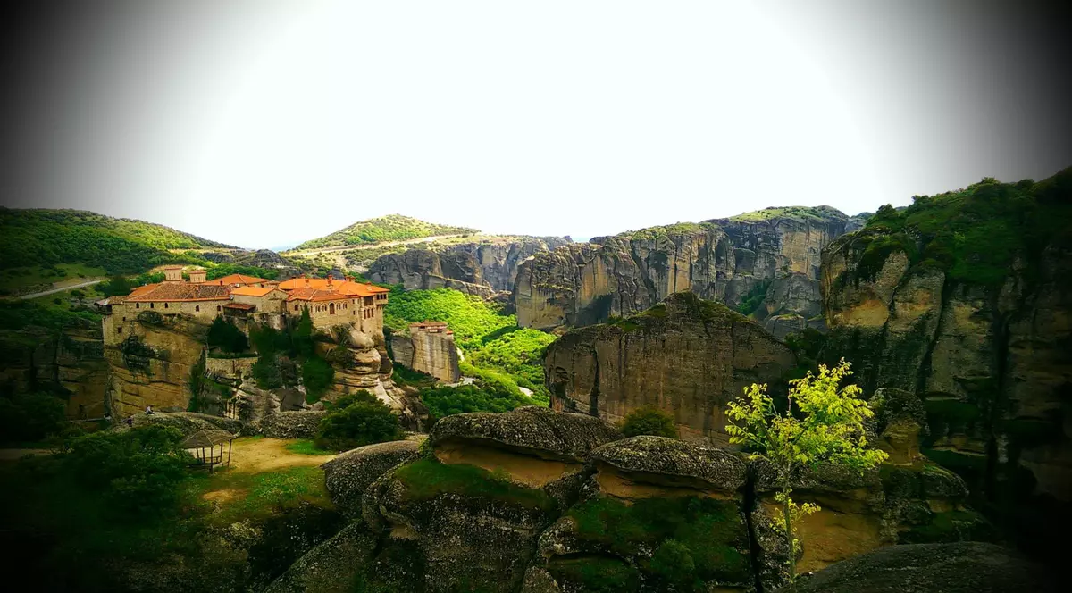 Idei de vacanță: Sărbători Pascale la Meteora