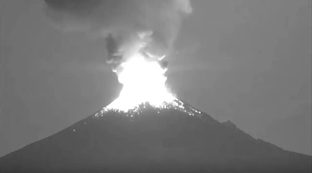 ALERTĂ în Mexic. Vulcanul Popocatepetl erupe, iar lava se întinde pe 2 kilometri | VIDEO