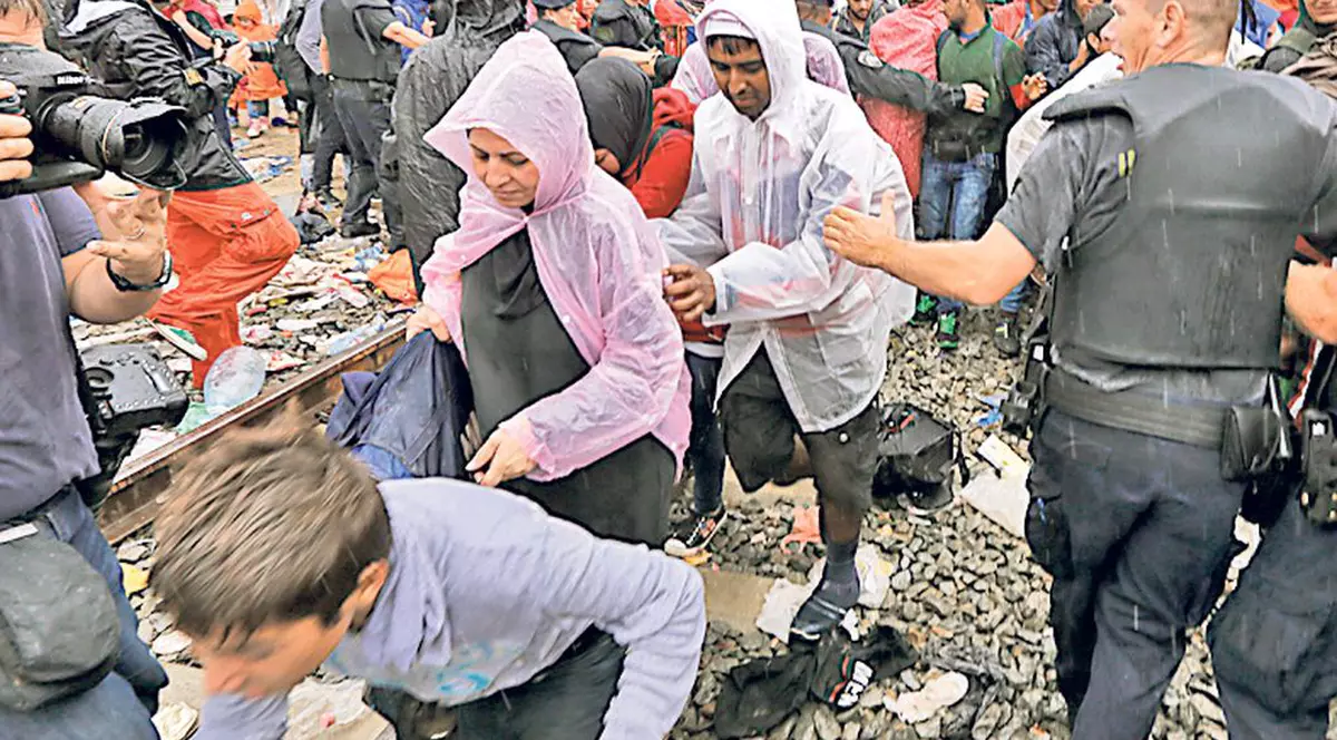 Băiat de 14 ani, snopit în bătaie într-un centru de refugiaţi din Germania. A fost lăsat mai mult mort decât viu