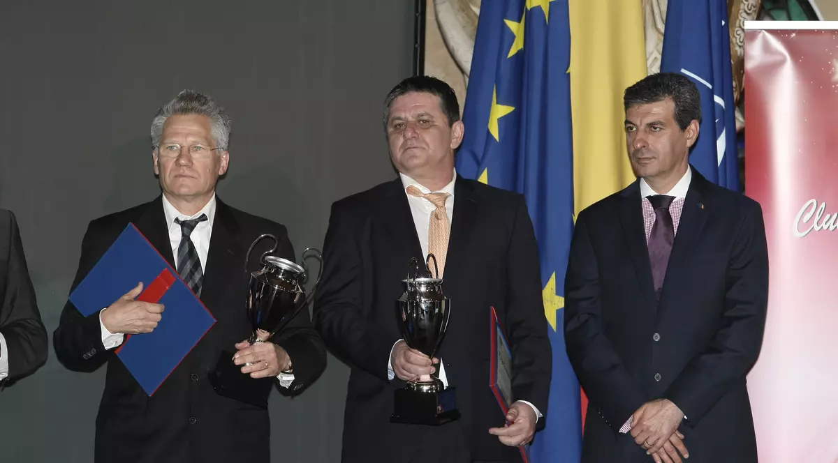 Eroii de la Sevilla au fost premiați de CSA Steaua, cu ocazia împlinirii a 30 de ani de la câștigarea CCE / FOTO și VIDEO