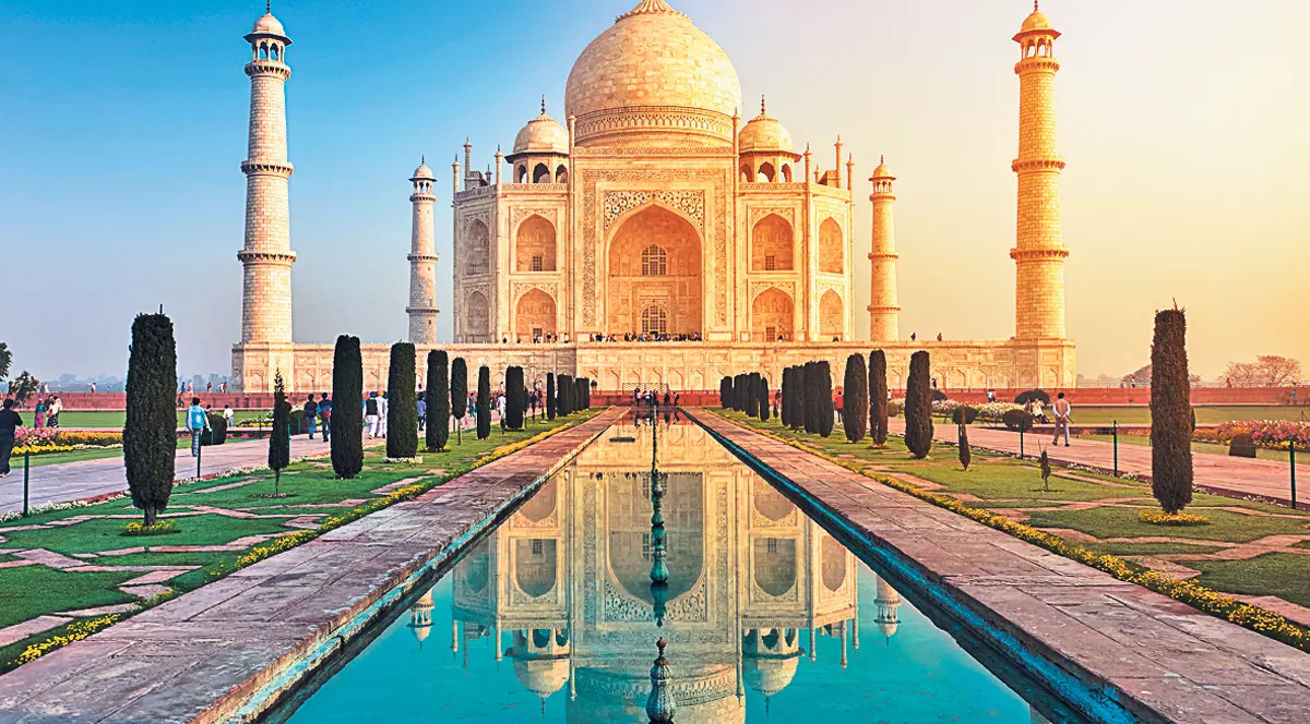 Cele mai «tari» 11 locuri de văzut într-o viaţă. Dacă te-ai plictisit de sejururile clasice pe litoralul din Grecia sau din Bulgaria, îţi propunem câteva vacanţe... altfel, pe care sigur nu le vei uita niciodată!