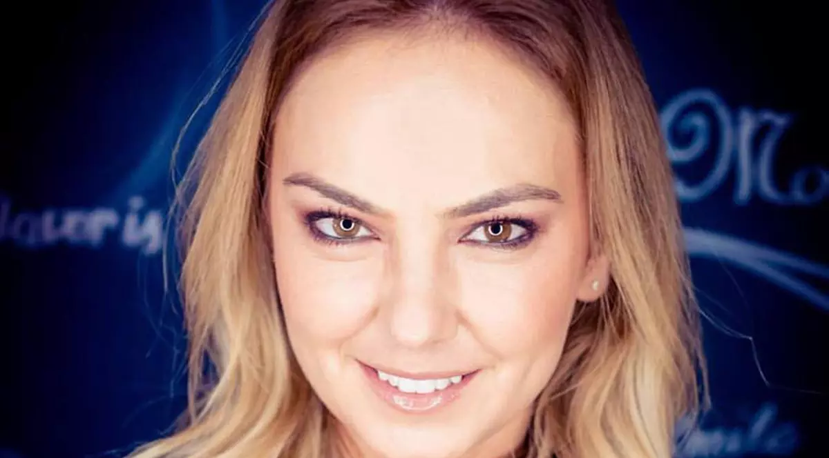 Roxana Ionescu nu a fost încă cerută de soţie, dar şi-a făcut planuri de nuntă: "Vreau ceva atipic"