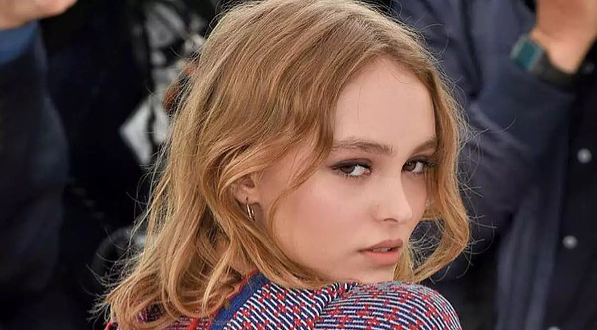 Prima declaraţie a fiicei lui Johnny Depp, după ce actorul a fost acuzat că şi-a bătut soţia: "Oricine îl cunoaşte poate confirma"