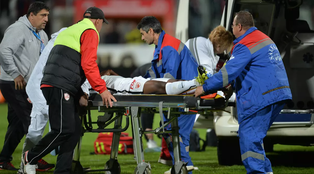 Liga 1, etapa a 10-a, play-off: Dinamo - FC Viitorul 3-3. Tragedie în Ștefan cel Mare. Ekeng a decedat la spital, după ce a suferit un şoc cardiogenic în minutul 70 LIVEBLOG