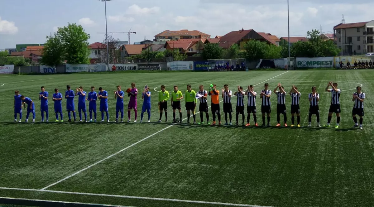 Juniorii Viitorului, scuipați și bătuți de fanii lui U Cluj în semifinalele Cupei României. Salvați de 112