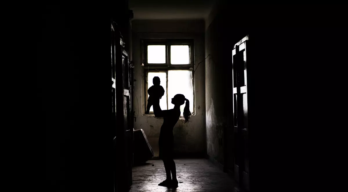 La 31 de ani o româncă este mama a 9 copii, dar și bunică! FOTO