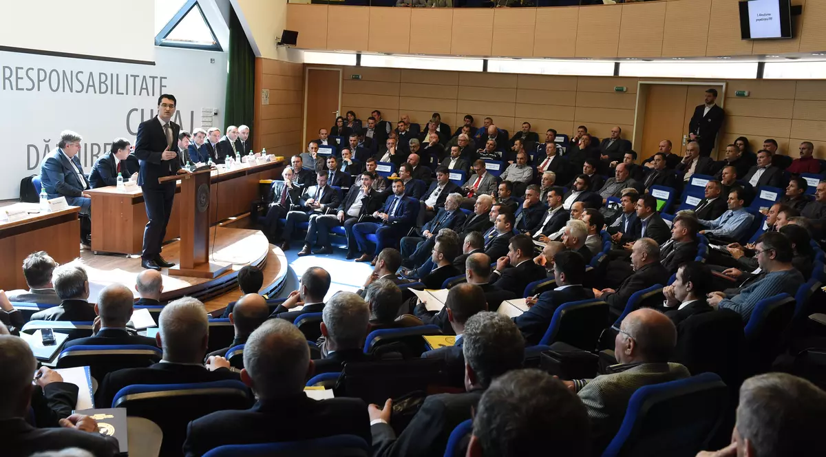 Adunarea Generală a FRF a început cu un moment de reculegere în memoria lui Patrick Ekeng