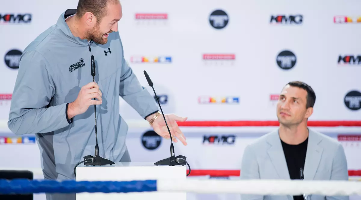 Boxerul britanic Tyson Fury l-a făcut “păsărică” pe Vladimir Klitschko