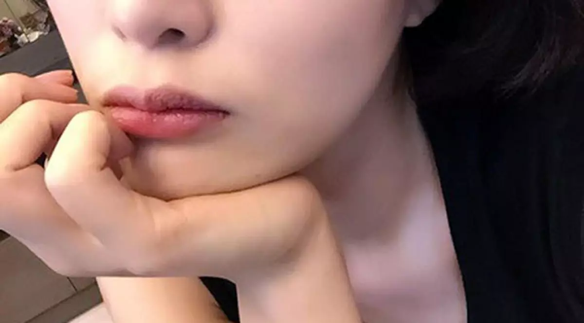 Tragedie în lumea modei. Un fotomodel de 25 de ani a murit în timpul unei şedinţe foto