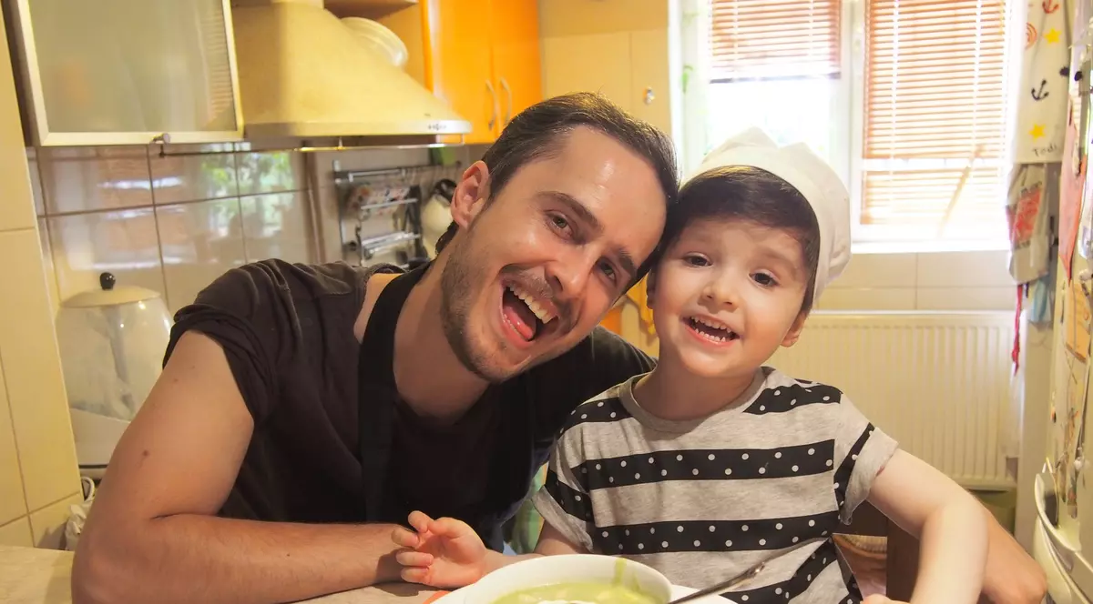 Șerban Copot, un tată model. Gătește cot la cot cu fiul lui. Ce rețetă au pregătit cei doi