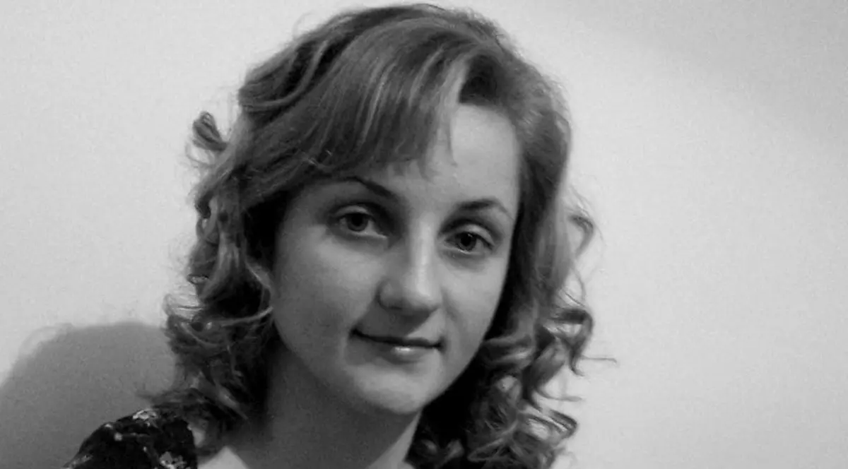 EXCLUSIV / Mama studentei care a fost ucisă într-un accident, de către doi interlopi, trăiește sub teroare: ”Merge doar cu un cuțit după ea”