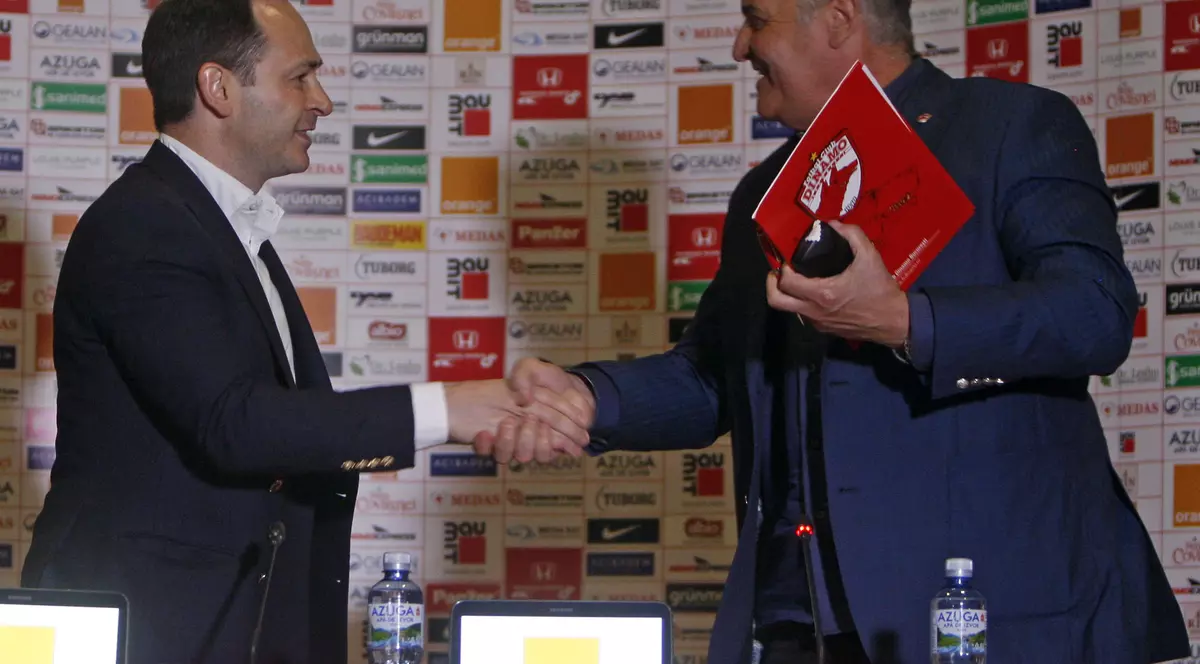 Ionuț Negoiță, stânga, i-a trimis un sms fabulos lui Ioan Andone, dreapta