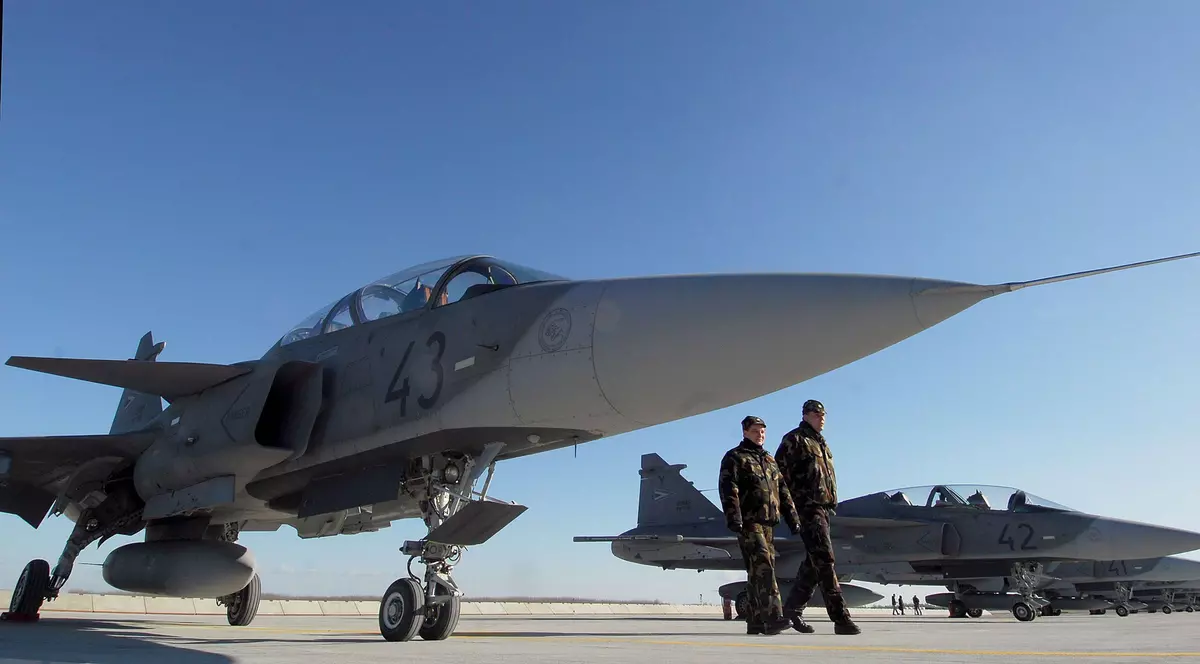 Stare de alertă în Ungaria. Un avion al British Airways a fost escortat de două aeronave de luptă