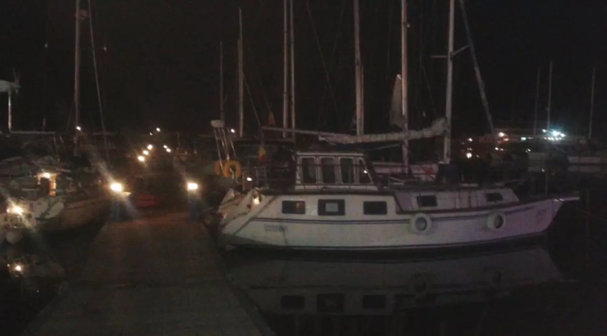 Descoperire șocantă în Portul Tomis! O femeie s-a spânzurat pe o barcă