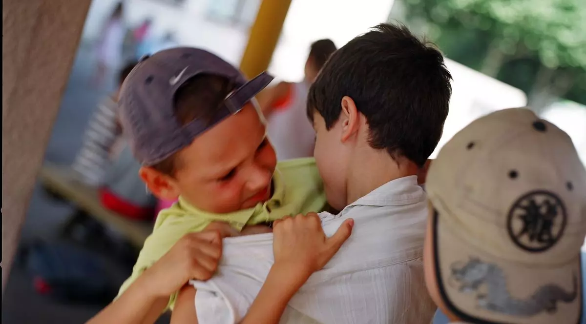 Fenomenul de bullying din școlile românești: trei din 10 elevi, amenințați cu bătaia