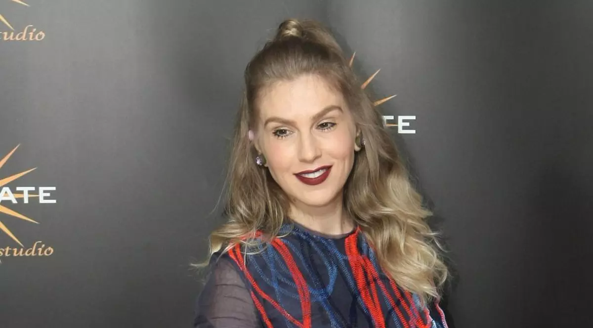 Corina, mută la un eveniment monden. Ce a pățit artista