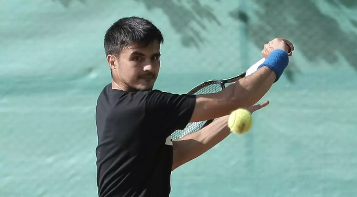 Tenis. Jucătorul român Dragoș Dima a câștigat turneul futures disputat în Bacău