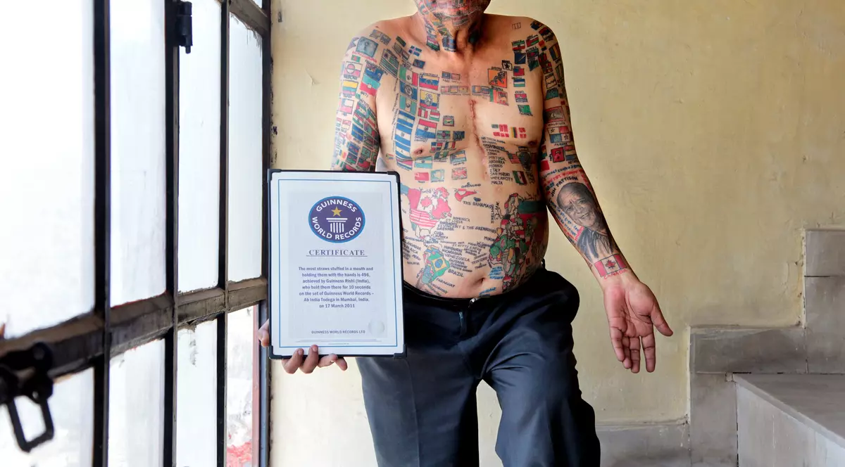 Obsedat să intre în Cartea Recordurilor! Motivul pentru care un bărbat și-a scos toți dinții