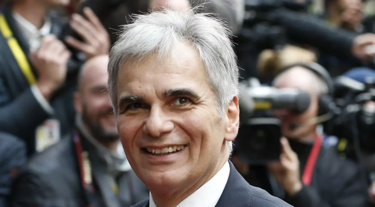Austria a rămas fără prim ministru. Werner Faymann a demisionat din toate funcţiile politice