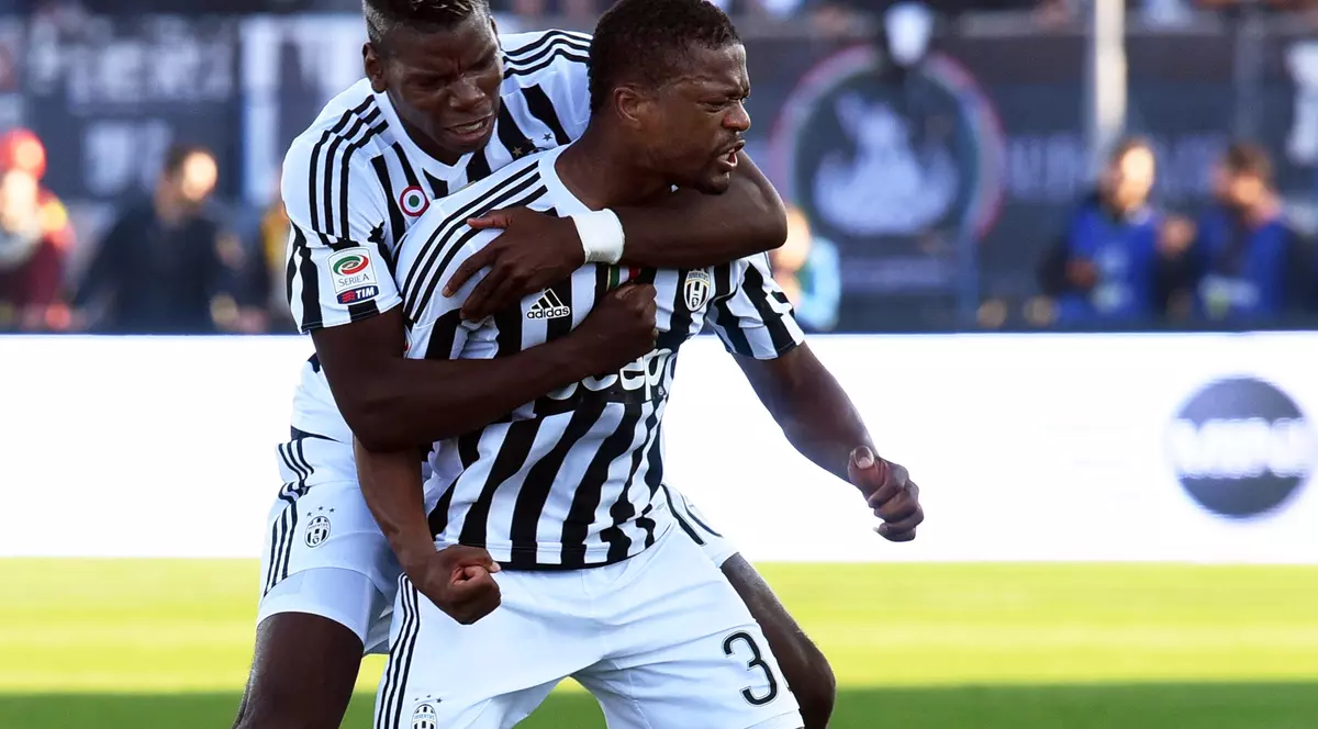 Atenție, tricolori! Francezii Evra și Pogba sunt în mare formă. Show la microfon. Plus alte magii ale lui Paul / VIDEO