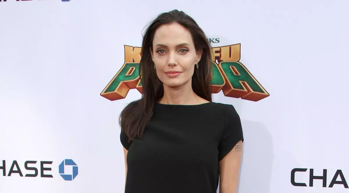 Dieta strictă care a ajutat-o pe Angelina Jolie să scape de 10 kilograme într-un timp record. Cum a ajuns piele şi os!
