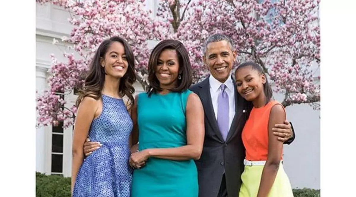 Barack Obama se întoarce la origini