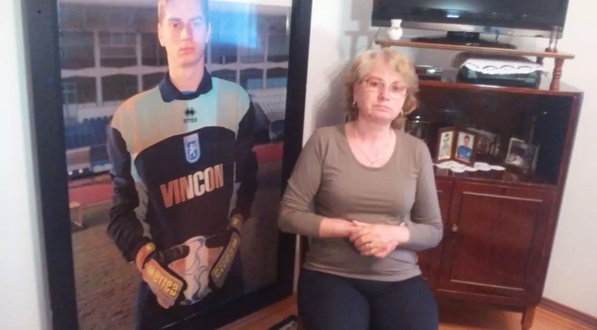 Mama lui Cristi Neamţu, fotbalistul Craiovei care a murit tot pe teren, retrăieşte drama