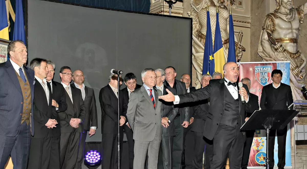 Cântare de aniversare! Marcel Pavel și-a făcut trupă cu cei mai mari fotbaliști din istoria României