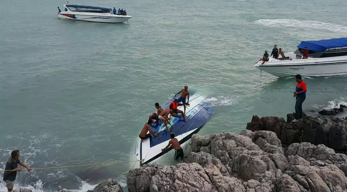 Naufragiu în Thailanda. Trei persoane au murit. MAE anunță că patru români au fost răniți