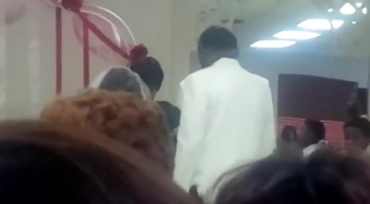 Momentul în care amanta unui bărbat apare la biserică și îi strică nunta: ”D-asta ai plecat tu azi-dimineață din casa mea?”