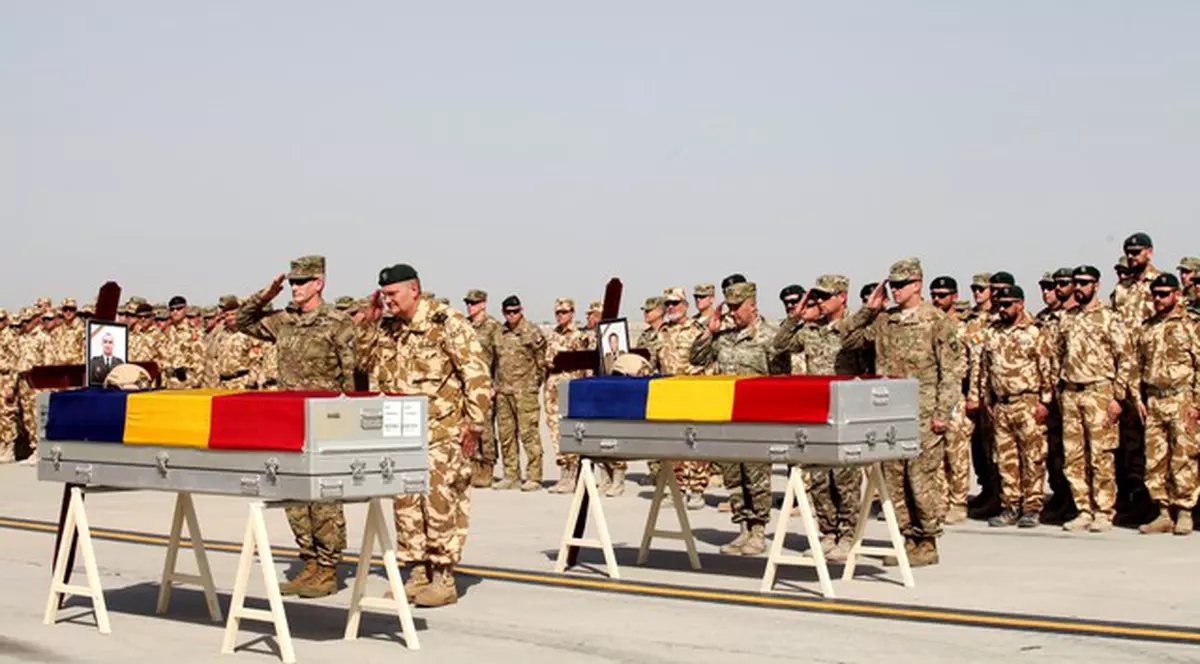 Ceremonii în Afganistan, în memoria militarilor români care au murit. Trupurile celor doi sunt repatriate astăzi