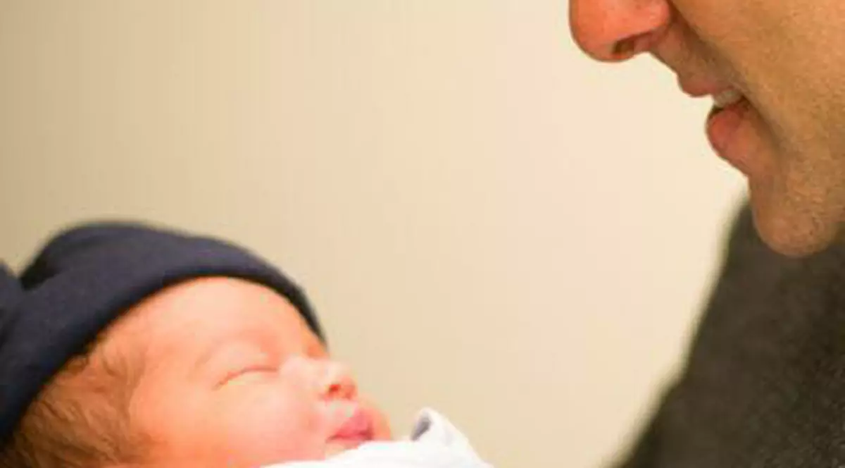 Bucurie mare în familia lui Salman Khan! Ce bine îi stă în postura de tătic! Imagine adorabilă