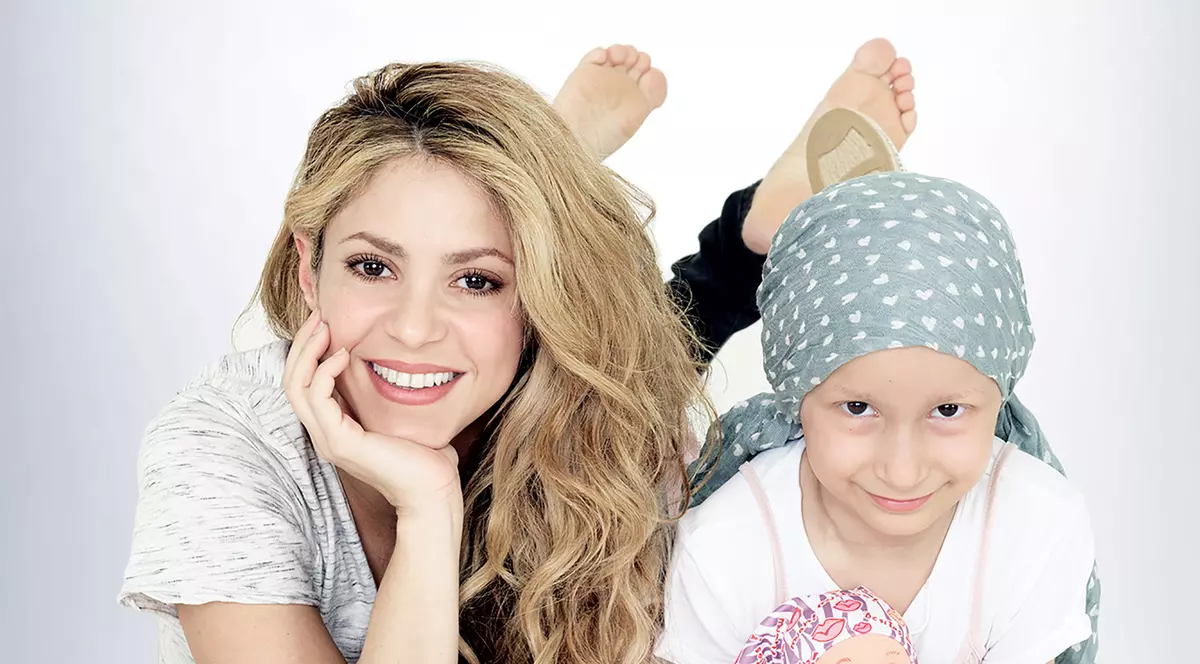 Shakira a lansat păpușa fără păr pentru copiii bolnavi de cancer