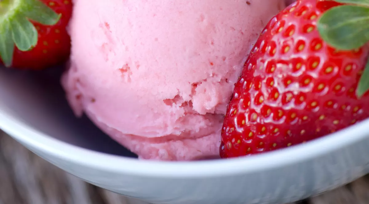 Libertatea te ajută să găteşti ieftin şi bun. Îngheţată din iaurt cu doar 8,00 lei