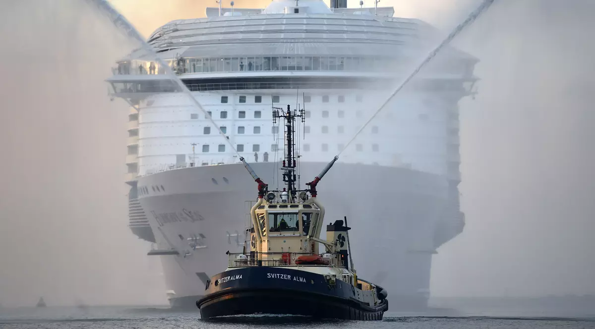 Cel mai mare vas de croazieră din lume a ajuns în Marea Britanie| FOTO