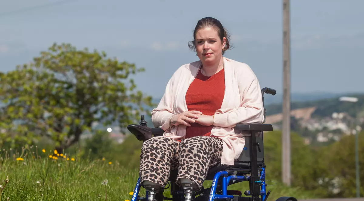 S-a dus la spital să nască, însă a intrat în comă. Când și-a revenit, a avut un șoc imens: doctorii i-au amputat picioarele