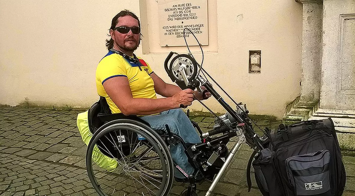Performanță în fotoliul rulant! După ce a străbătut lumea în lung și în lat, sportivul paraplegic Vasile Stoica face ultramaraton în România