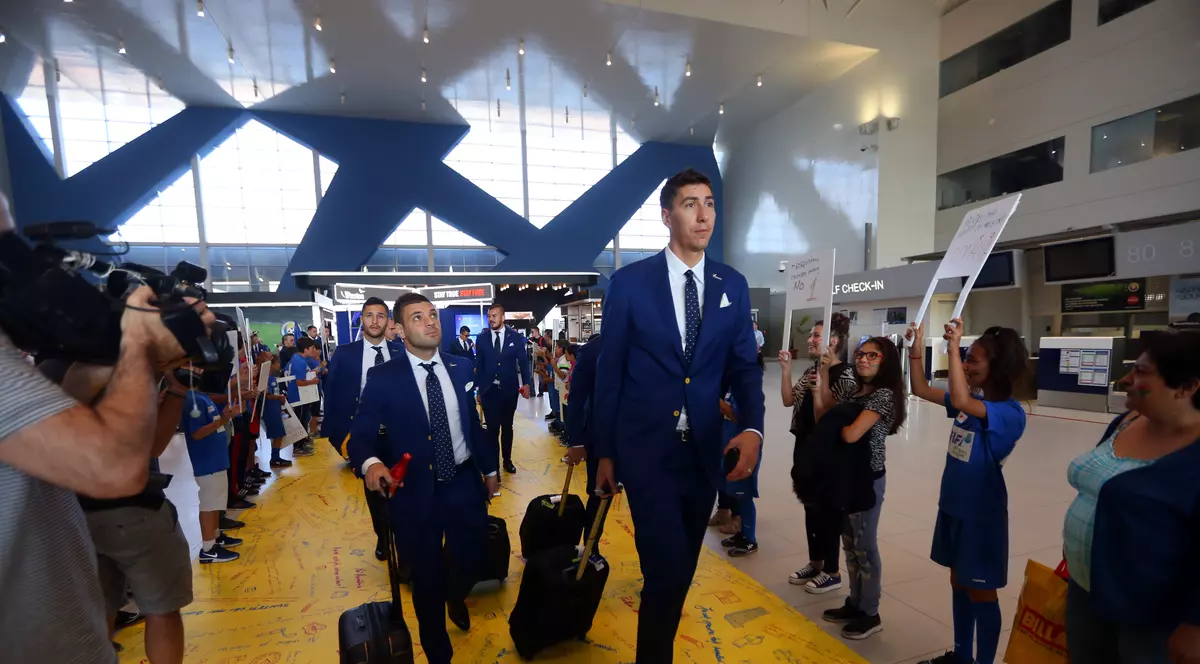 Euro 2016. Umilitor! De rușine și de teama protestelor, tricolorii se întorc în țară în toiul nopții!!! Vor să evite pe toată lumea