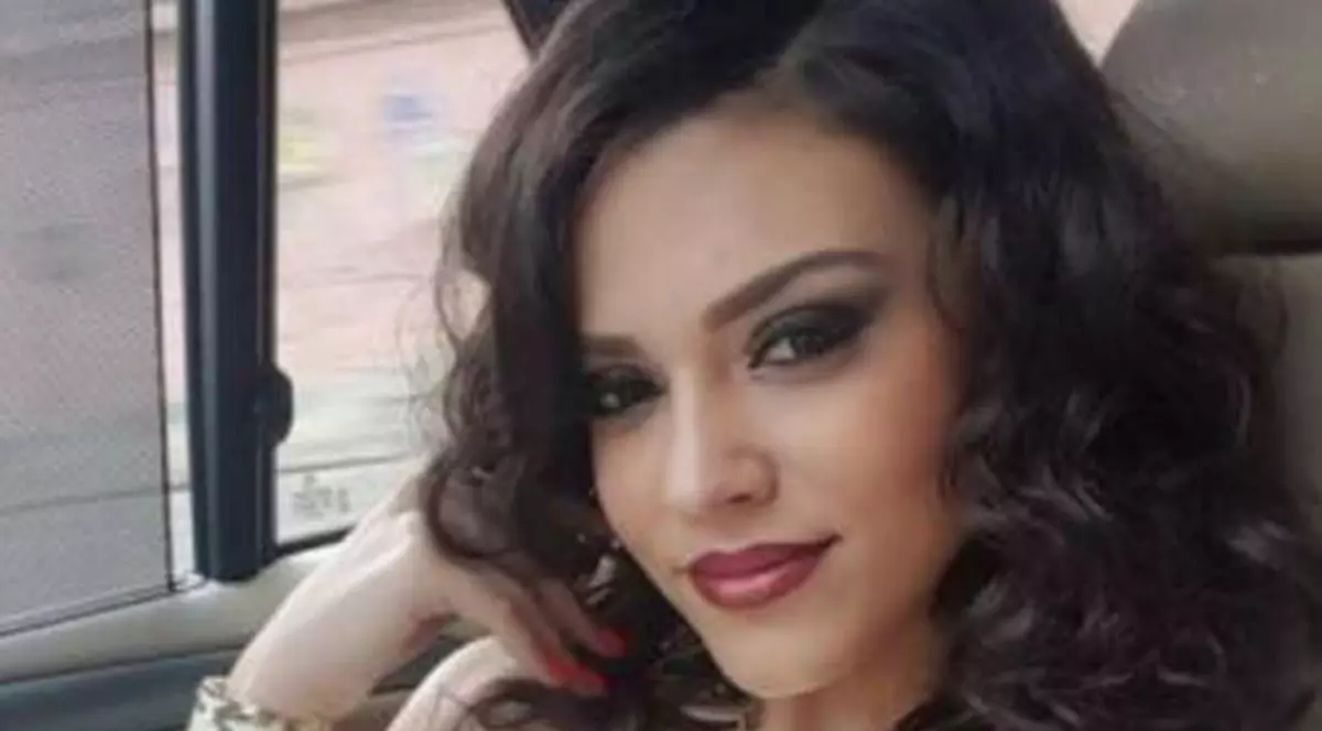 Fiica lui Minune infirmă zvonurile potrivut cărora şi-ar fi pus silicoane: "Sunt prea mică"