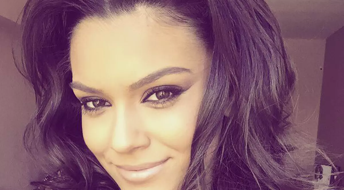 Fiica lui Minune, în costum de baie după ce s-a zvonit că şi-ar fi pus silicoane