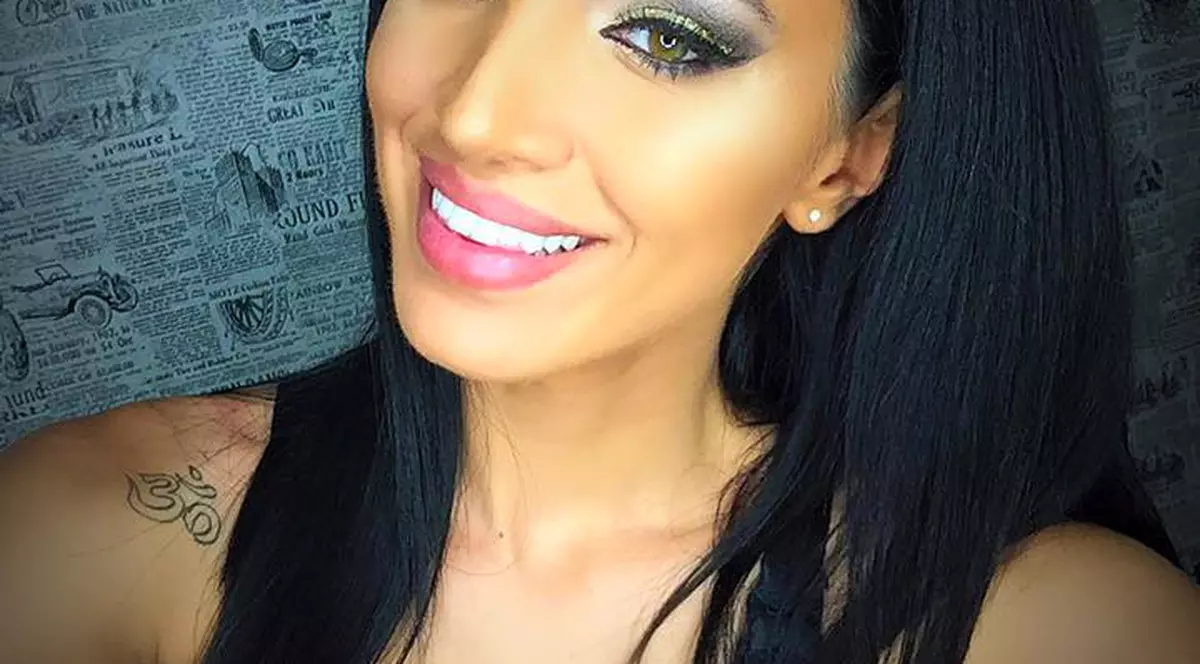 Adelina Pestriţu, prima poză în costum de baie, după ce şi-a pus silicoane. Cum arată acum bustul brunetei