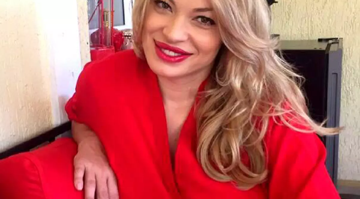 Valentina Pelinel nu mai are răbdare. Blonda se pregăteşte să nască din zi în zi: "Voi fi o femeie împlinită"