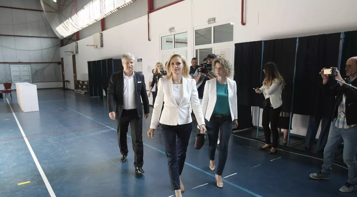 Primărița Firea se laudă că provine dintr-o familie de sportivi: ”Nu trebuie să primesc lecții de la o firmă privată”