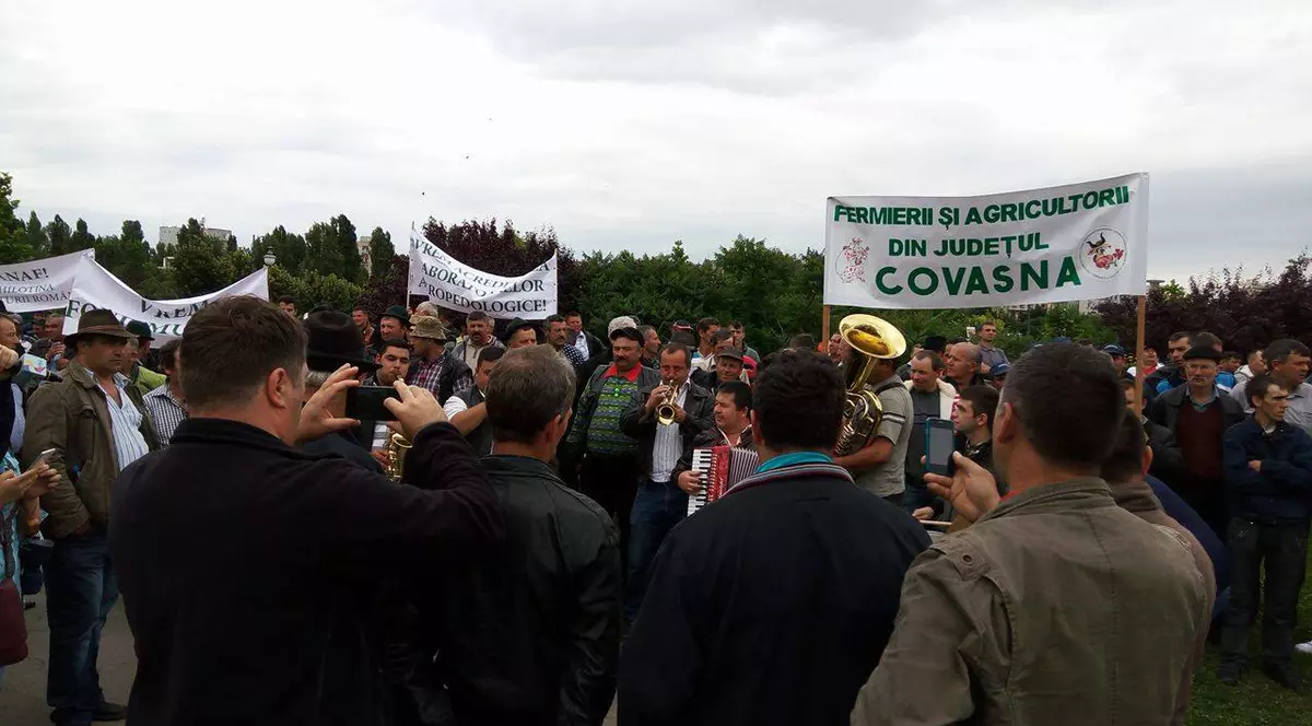 Mii de fermieri români au protestat impotriva ANAF și a întârzierii subvențiilor