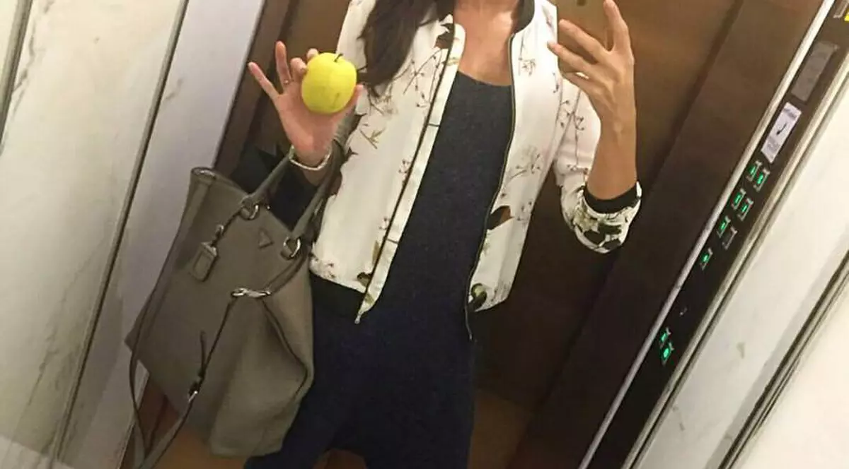 Și-a etalat burtica de gravidă la plajă. Cum arată Alina Pușcaș în luna a cincea de sarcină