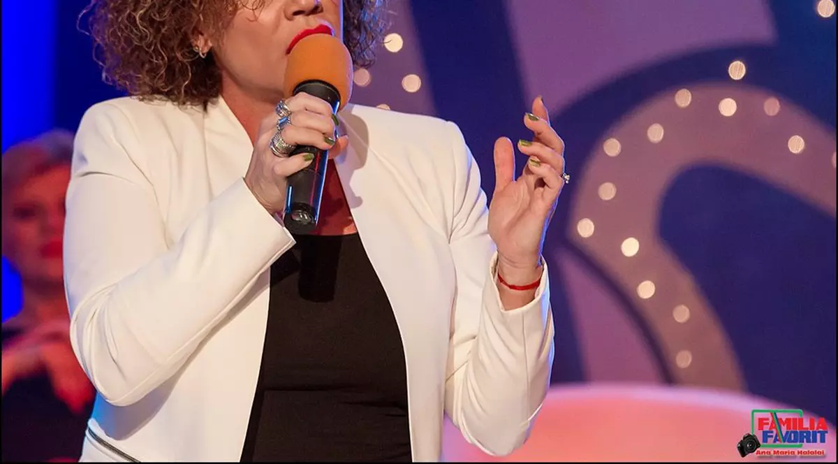 Situație delicată între Luminița Anghel și fiul ei adoptiv. Au izbucnit în lacrimi, în direct la tv